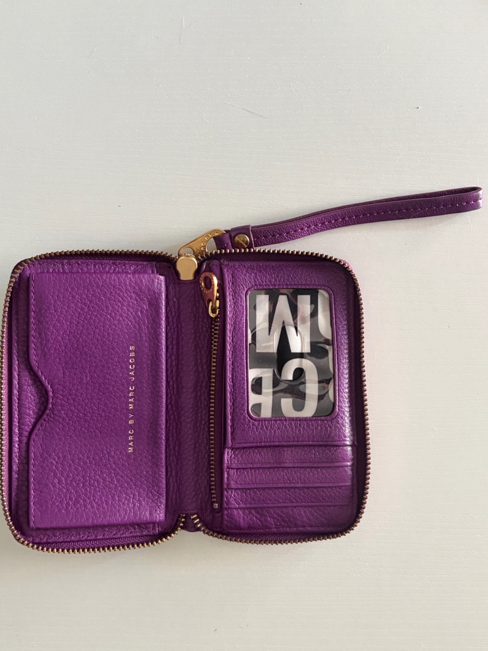 Marc by Marc Jacobs Purple Pebbled Leather Wallet with Gold Plaque - Picture 14 of 14